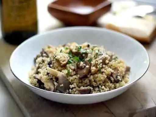 Bowl de quinoa con pollo